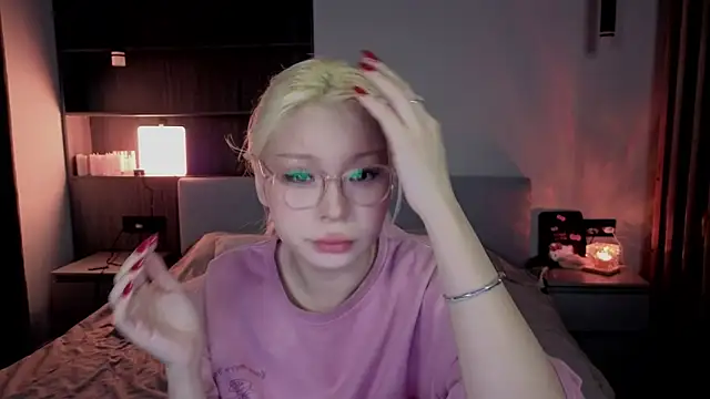 Snapshot of RileyMee chatting on February 16, 2026, 3:16 am RileyMee online show from February 16, 2026, 3:16 am