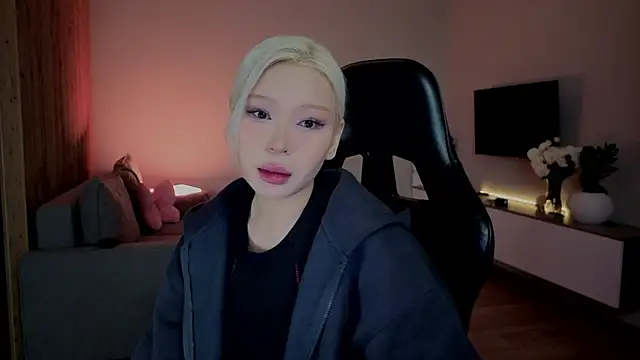 Snapshot of RileyMee chatting on January 9, 2026, 3:13 am RileyMee online show from January 9, 2026, 3:13 am