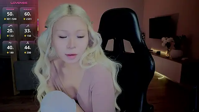 Snapshot of RileyMee chatting on January 15, 2026, 4:05 am RileyMee online show from January 15, 2026, 4:05 am