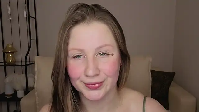 Snapshot of Helens_love chatting on February 2, 2026, 8:02 am Helens love online show from February 2, 2026, 8:02 am