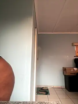 Snapshot of Candy_Love_18 chatting on September 15, 2025, 3:23 pm Candy Love 18 online show from September 15, 2025, 3:23 pm