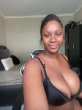 Snapshot of Candy_Love_18 chatting on January 17, 2026, 9:13 am Candy Love 18 online show from January 17, 2026, 9:13 am