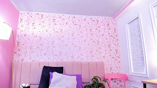 Snapshot of amber-hill chatting on February 24, 2026, 7:15 pm amber-hill online show from February 24, 2026, 7:15 pm