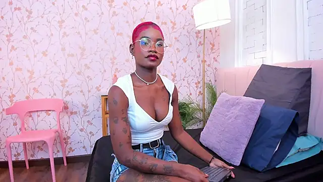 Snapshot of amber-hill chatting on April 10, 2026, 7:21 pm amber-hill online show from April 10, 2026, 7:21 pm