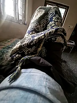 Yours daddy6728 online show from November 23, 2025, 12:15 pm