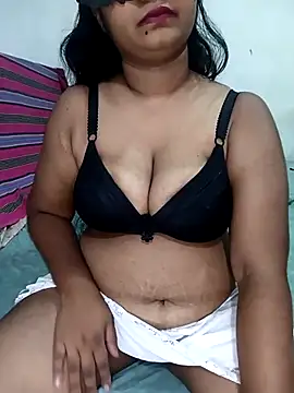 Snapshot of Reesha_99 chatting on May 8, 2026, 3:10 am Reesha 99 online show from May 8, 2026, 3:10 am