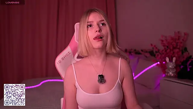 Snapshot of Dragonwind chatting on February 28, 2026, 11:37 pm Dragonwind online show from February 28, 2026, 11:37 pm