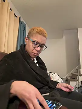 Snapshot of SexyHoneyRedd chatting on March 8, 2026, 3:32 am SexyHoneyRedd online show from March 8, 2026, 3:32 am