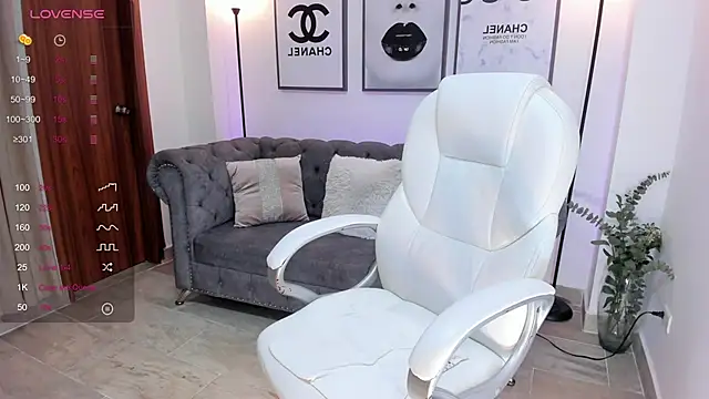 naomii campbell  online show from March 1, 2025, 12:45 pm