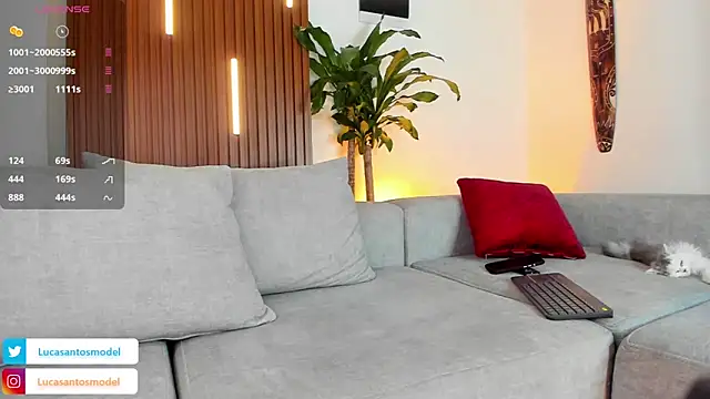 lucasanto  online show from October 17, 2025, 12:36 am