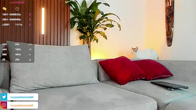 lucasanto  online show from November 22, 2025, 1:15 am