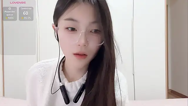 Snapshot of Sweet-Angel999 chatting on February 17, 2025, 1:22 pm Sweet-Angel999 online show from February 17, 2025, 1:22 pm