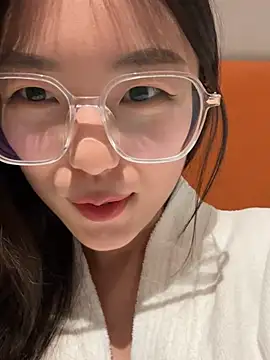 Snapshot of Sweet-Angel999 chatting on February 19, 2025, 6:54 pm Sweet-Angel999 online show from February 19, 2025, 6:54 pm