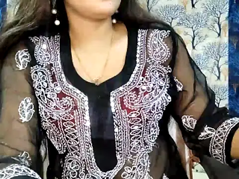 Aarvi Arora online show from November 27, 2025, 10:37 am