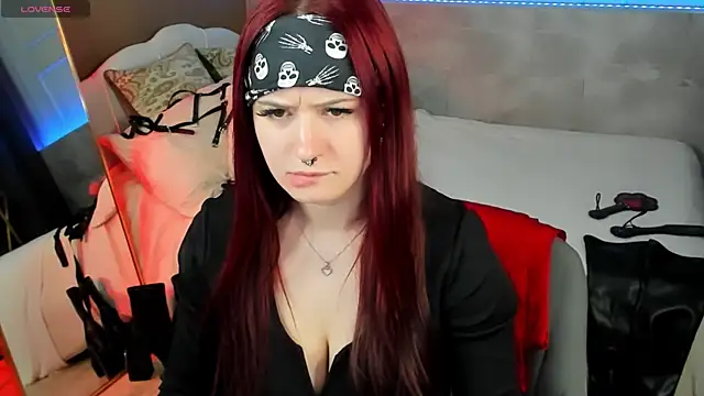 Snapshot of Lily_Moonlight chatting on April 19, 2026, 2:40 pm Lily Moonlight online show from April 19, 2026, 2:40 pm