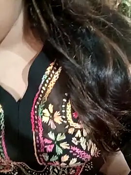 Snapshot of Beautyy38 chatting on October 25, 2025, 3:38 am Beautyy38 online show from October 25, 2025, 3:38 am