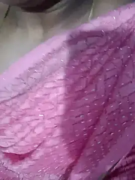 Snapshot of Renuma chatting on October 28, 2025, 3:07 am Renuma online show from October 28, 2025, 3:07 am