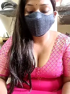 Snapshot of Renuma chatting on February 19, 2025, 6:11 am Renuma online show from February 19, 2025, 6:11 am