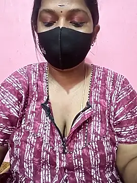 Snapshot of Renuma chatting on October 3, 2025, 11:01 am Renuma online show from October 3, 2025, 11:01 am