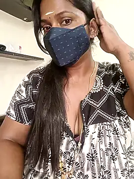 Snapshot of Renuma chatting on February 12, 2025, 3:51 am Renuma online show from February 12, 2025, 3:51 am