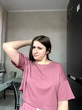 Snapshot of Strawberryyyyik chatting on December 3, 2024, 9:28 am Strawberryyyyik online show from December 3, 2024, 9:28 am