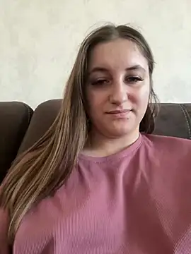 Snapshot of Strawberryyyyik chatting on December 20, 2024, 10:16 am Strawberryyyyik online show from December 20, 2024, 10:16 am