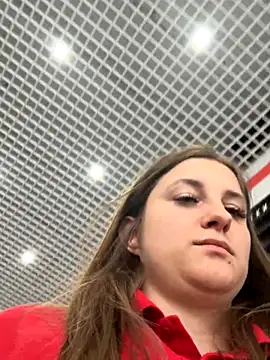 Snapshot of Strawberryyyyik chatting on September 13, 2025, 12:27 pm Strawberryyyyik online show from September 13, 2025, 12:27 pm