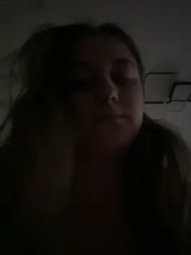 Snapshot of Strawberryyyyik chatting on December 25, 2024, 1:19 pm Strawberryyyyik online show from December 25, 2024, 1:19 pm