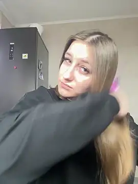 Snapshot of Strawberryyyyik chatting on January 4, 2025, 9:00 am Strawberryyyyik online show from January 4, 2025, 9:00 am