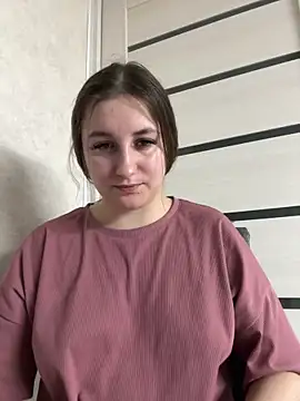 Snapshot of Strawberryyyyik chatting on January 13, 2025, 9:20 pm Strawberryyyyik online show from January 13, 2025, 9:20 pm