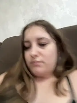 Snapshot of Strawberryyyyik chatting on December 25, 2024, 10:17 am Strawberryyyyik online show from December 25, 2024, 10:17 am