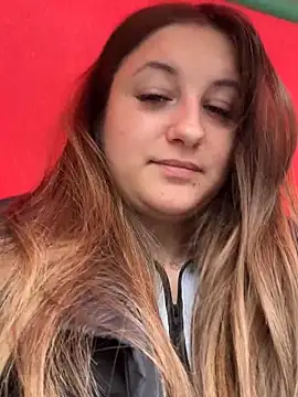 Snapshot of Strawberryyyyik chatting on October 5, 2025, 7:10 am Strawberryyyyik online show from October 5, 2025, 7:10 am