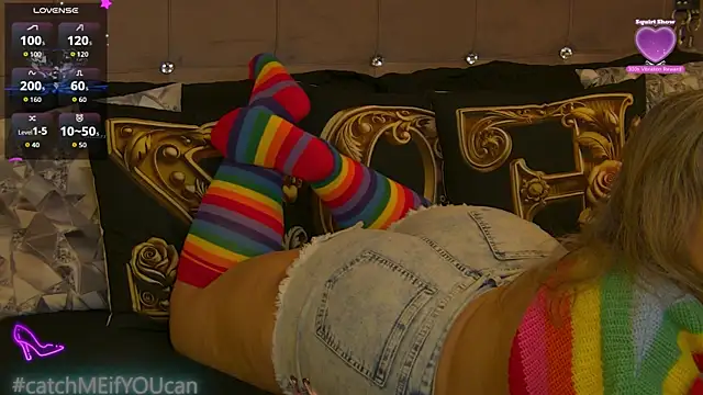 ZoeMesmerize online show from April 15, 2026, 5:35 am