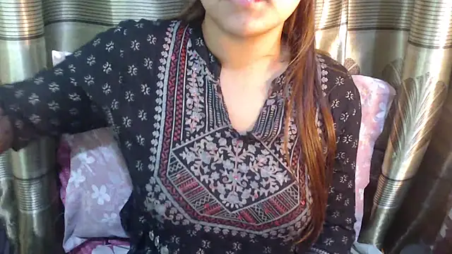 queen angelina online show from December 15, 2025, 9:31 pm