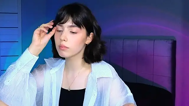 Stacy Gonzales  online show from December 19, 2025, 11:34 am