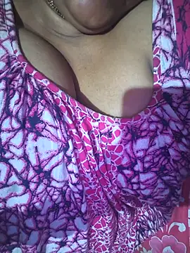 Wifesuman40 online show from November 5, 2025, 10:51 am