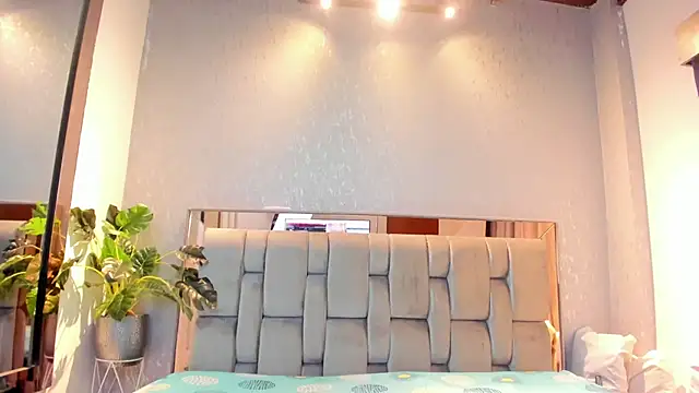 RoseTaylor   online show from April 3, 2026, 5:03 am