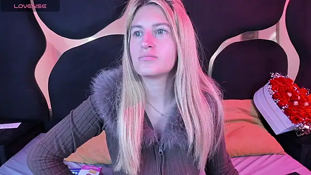 GiaRoussel online show from February 14, 2026, 3:45 pm