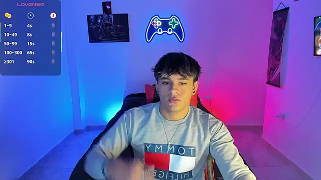 Snapshot of LuciferM_Star chatting on November 17, 2025, 1:09 am LuciferM Star online show from November 17, 2025, 1:09 am