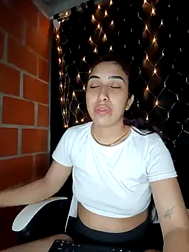 ifeelverywet andhot online show from November 1, 2025, 4:19 am