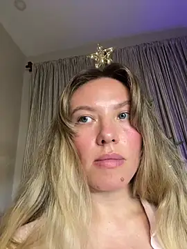 Olalovee online show from December 14, 2025, 2:11 pm