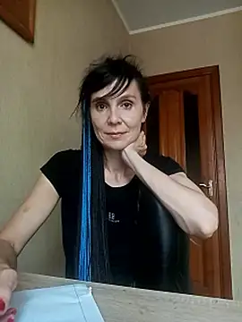 Francenia lolis online show from October 10, 2025, 7:53 am