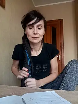 Francenia lolis online show from October 30, 2025, 7:50 am