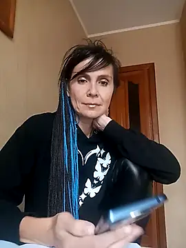 Francenia lolis online show from September 29, 2025, 8:21 am