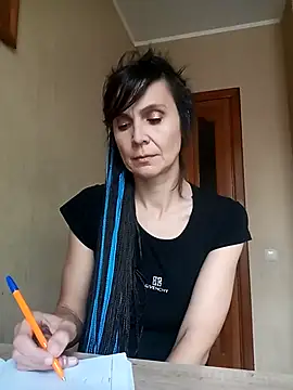 Francenia lolis online show from September 30, 2025, 6:30 am