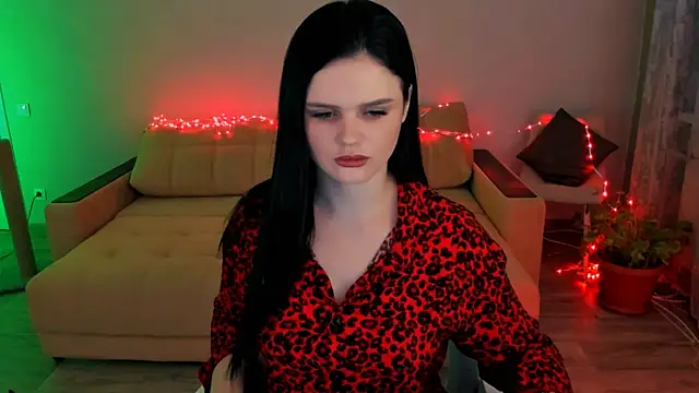 Lora Cain online show from December 20, 2025, 12:19 pm