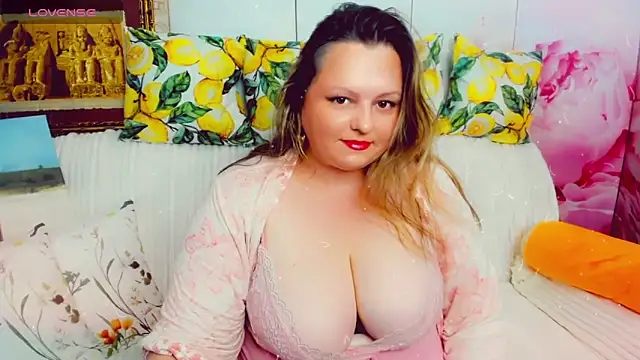 Snapshot of KlaraHoll chatting on May 30, 2026, 3:17 pm KlaraHoll online show from May 30, 2026, 3:17 pm