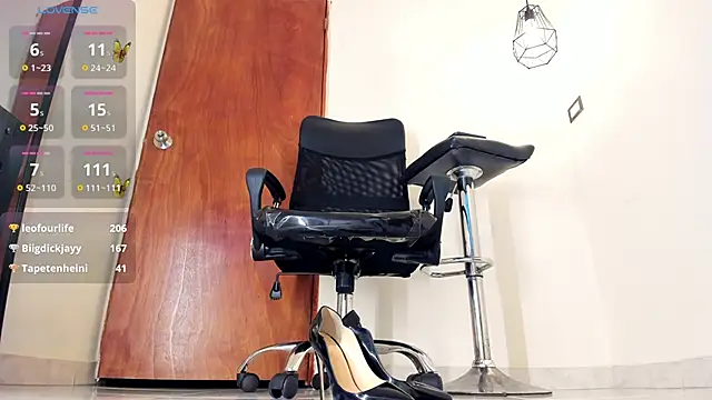 Snapshot of aitana-purple chatting on March 10, 2025, 3:45 am aitana-purple online show from March 10, 2025, 3:45 am