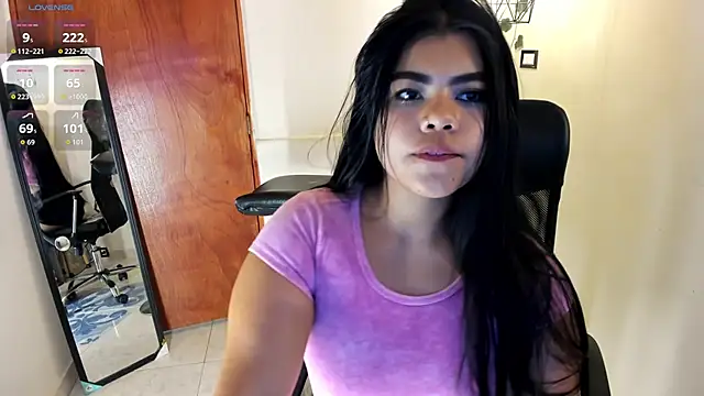 Snapshot of aitana-purple chatting on October 9, 2025, 8:53 pm aitana-purple online show from October 9, 2025, 8:53 pm