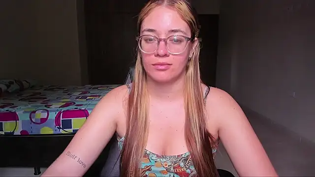 atenas 05  online show from March 4, 2025, 7:01 pm